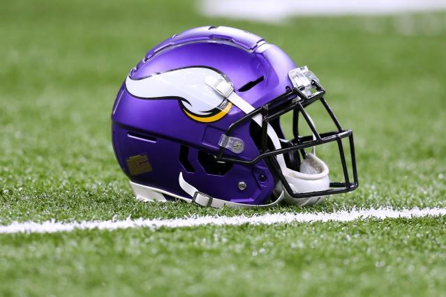 Vikings head athletic trainer tests positive for COVID-19; he's