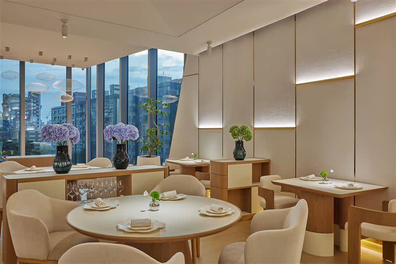 米其林餐廳RAW前主廚黃以倫的全新餐廳「Restaurant A」進駐Diamond Towers。（圖／Restaurant A提供）