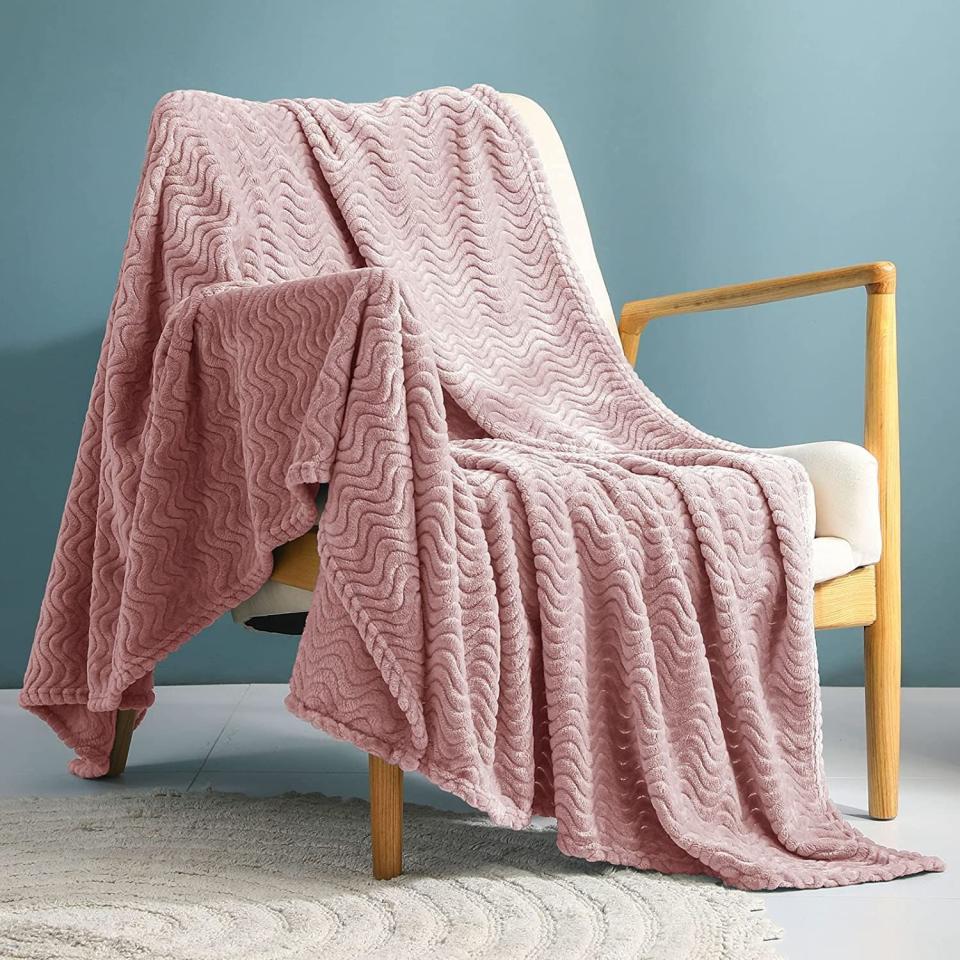 7) Fleece Throw Blanket