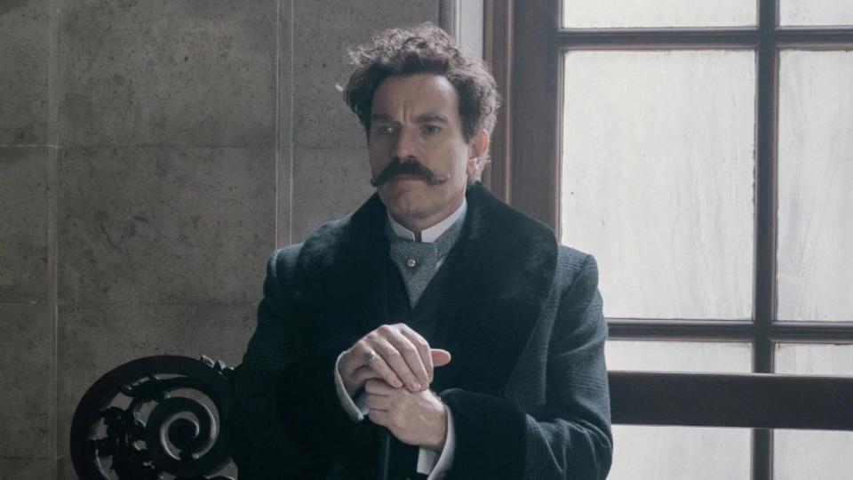 Ewan McGregor in "A Gentleman in "Moscow" (Paramount+/Showtime)