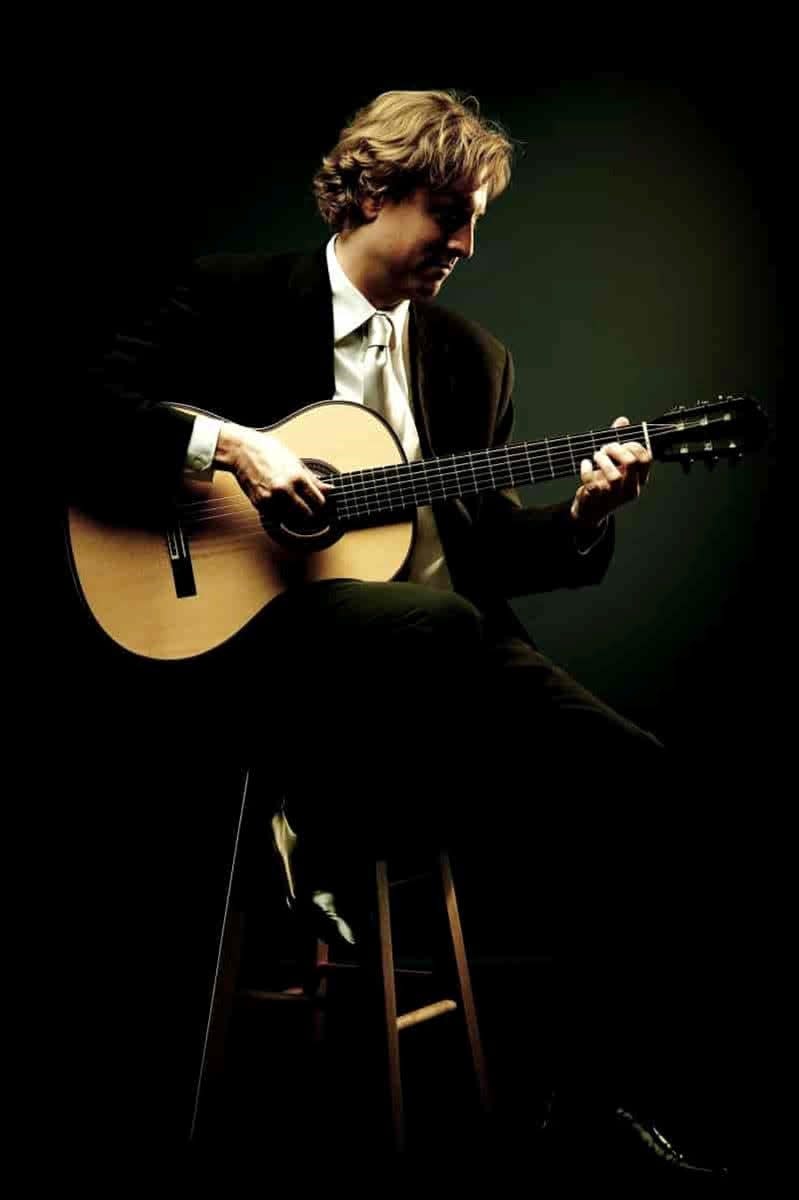 Virtuoso classical guitarists Jason Vieaux joins the El Paso Symphony Orchestra Jan. 20-21 at the Plaza Theatre.