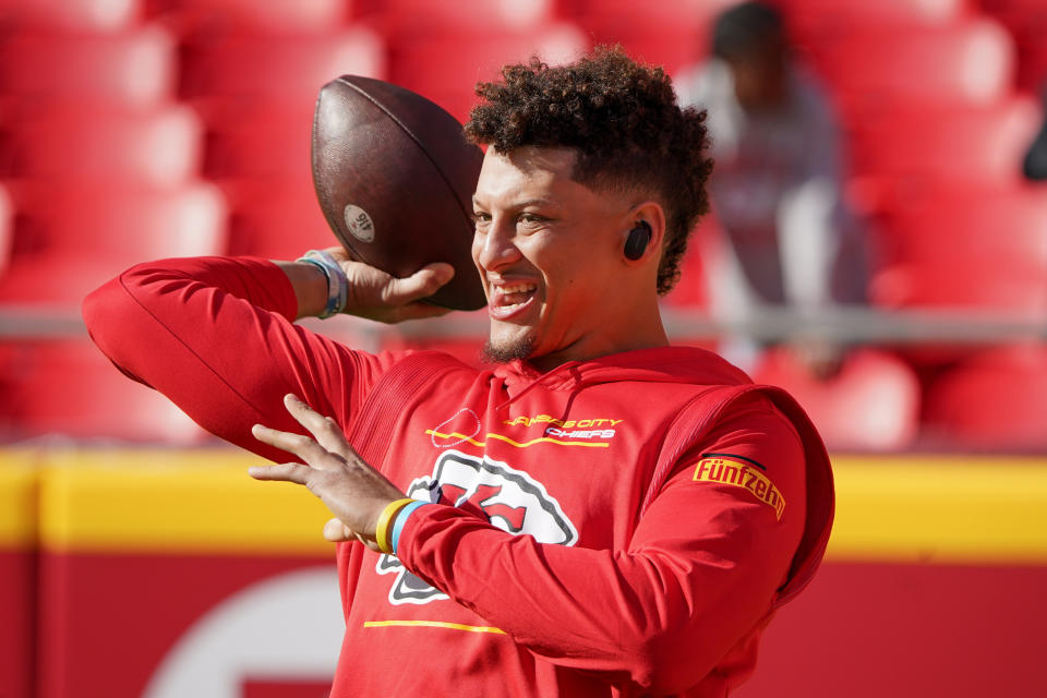 Nov 7, 2021; Kansas City, Missouri, USA; Kansas City Chiefs quarterback <a class="link " href="https://sports.yahoo.com/nfl/players/30123" data-i13n="sec:content-canvas;subsec:anchor_text;elm:context_link" data-ylk="slk:Patrick Mahomes;sec:content-canvas;subsec:anchor_text;elm:context_link;itc:0">Patrick Mahomes</a> (15) warms up before the game against the Green Bay Packers at GEHA Field at Arrowhead Stadium. Mandatory Credit: Denny Medley-USA TODAY Sports