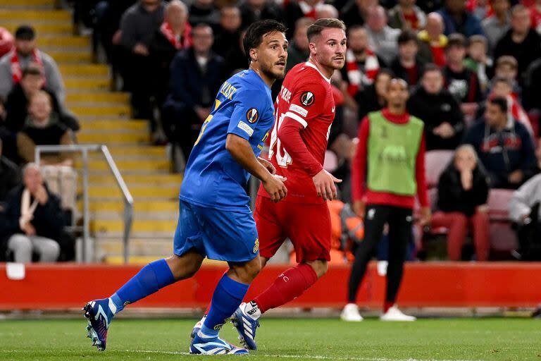 Kevin y Alexis Mac Allister compartieron 40 minutos en Anfield Road cuando Union Saint-Gilloise visitó a Liverpool por la Europa League; el defensor fue aplaudido por los hinchas locales por ser hermano del mediocampista.