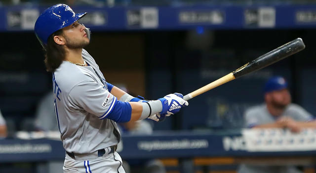 Bo Bichette doubles in Blue Jays record 8th straight game