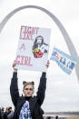 <p>Natalie White, 17, participates in the Women’s March for Truth on January 20, 2018 in front of the Gateway Arch in St. Louis, Mo. (Photo: Whitney Curtis/Getty Images) </p>