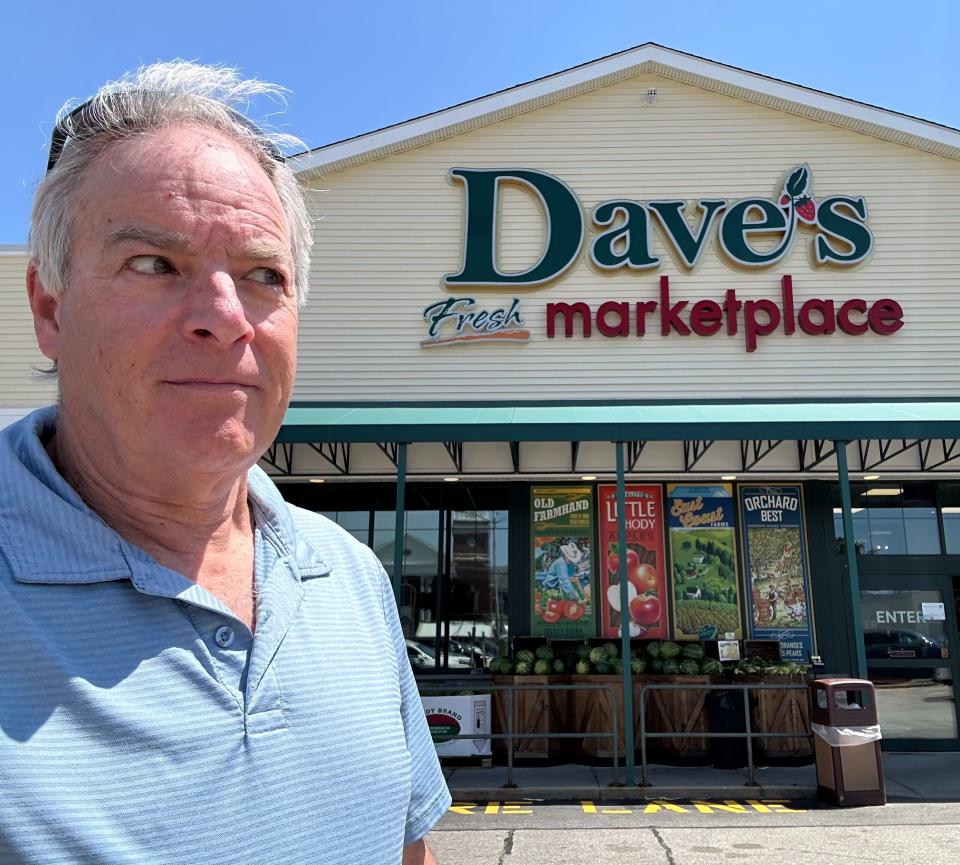 Mark Patinkin finally takes the journey and visits a Dave's Fresh Marketplace.