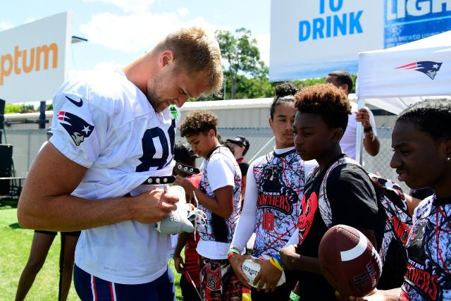 Dolphins TE Mike Gesicki is glad to play more than other starters