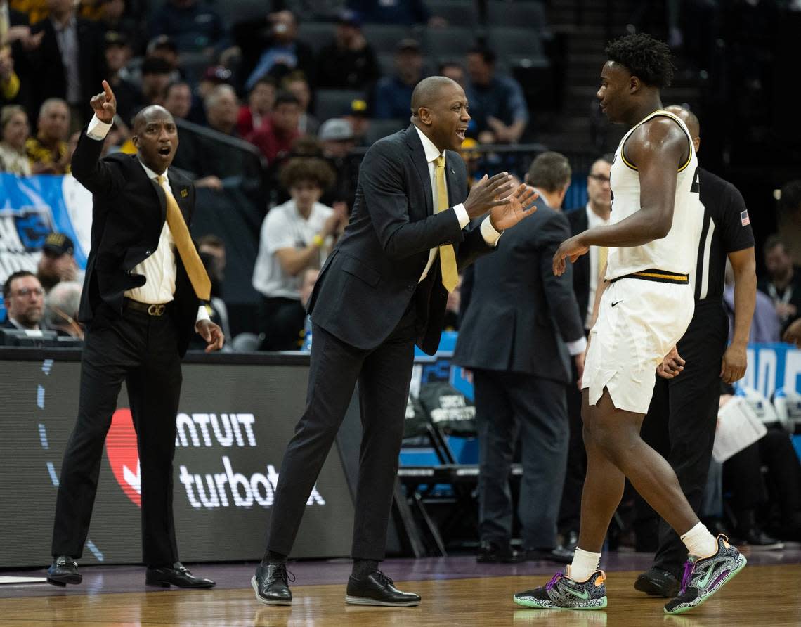 Missouri Tigers head coach Dennis Gates talks with Missouri Tigers guard Kobe Brown (24) during a game for the NCAA Tournament at Golden 1 Center in Sacramento, Thursday, March 16, 2023.