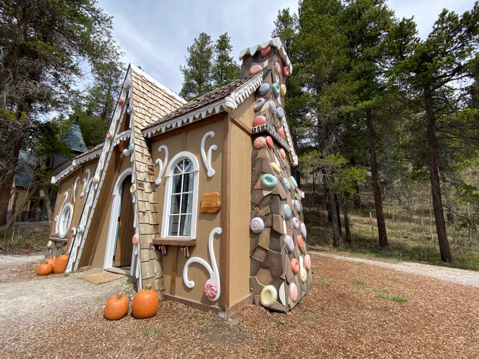 gingerbread cottage candy siding