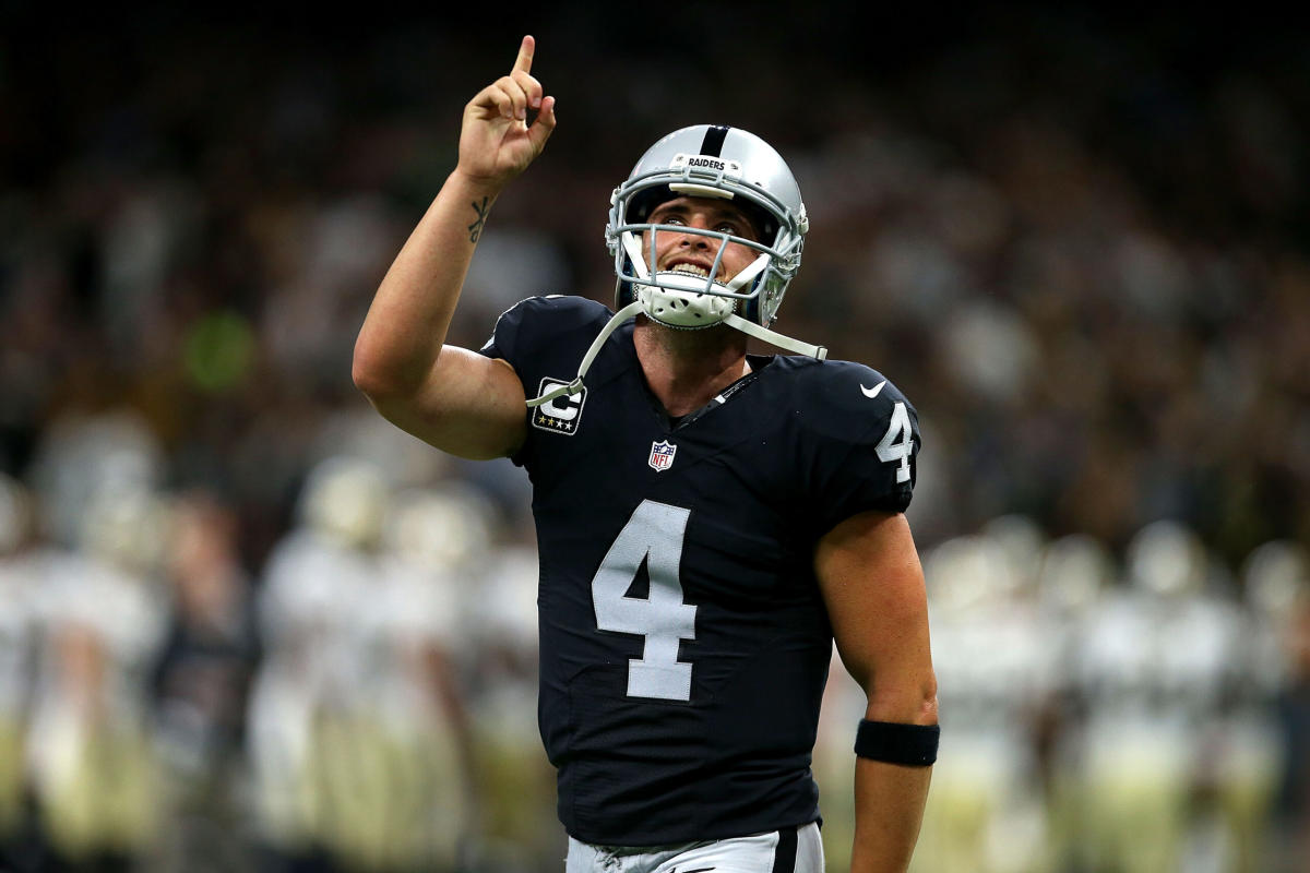 Ex-Raider Derek Carr agrees to 4-year contract with Saints