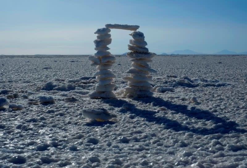 Imagen de archivo de piezas de sal vistas en el salar de Uyuni, Potosí, Bolivia