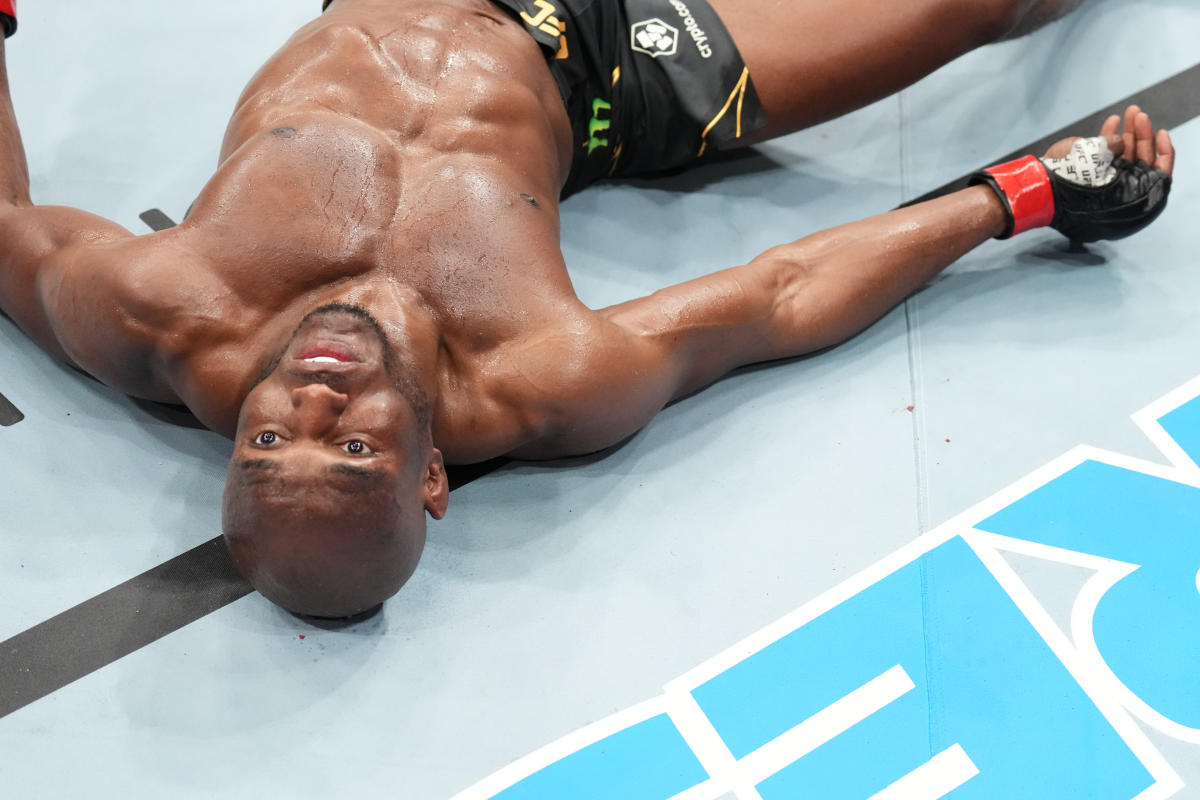 Leon Edwards stuns Kamaru Usman with late knockout to take welterweight title