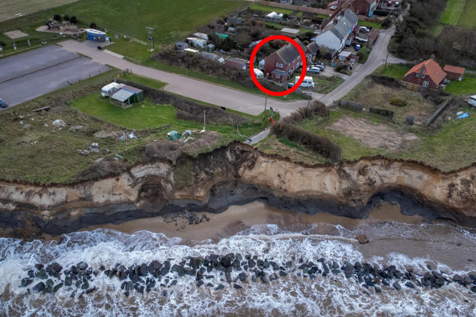 Nierop-Reading bought the 1930s property for ££25,000 in 2009 and at the time, it was around 20ft (six metres) from the cliff edge. (SWNS)