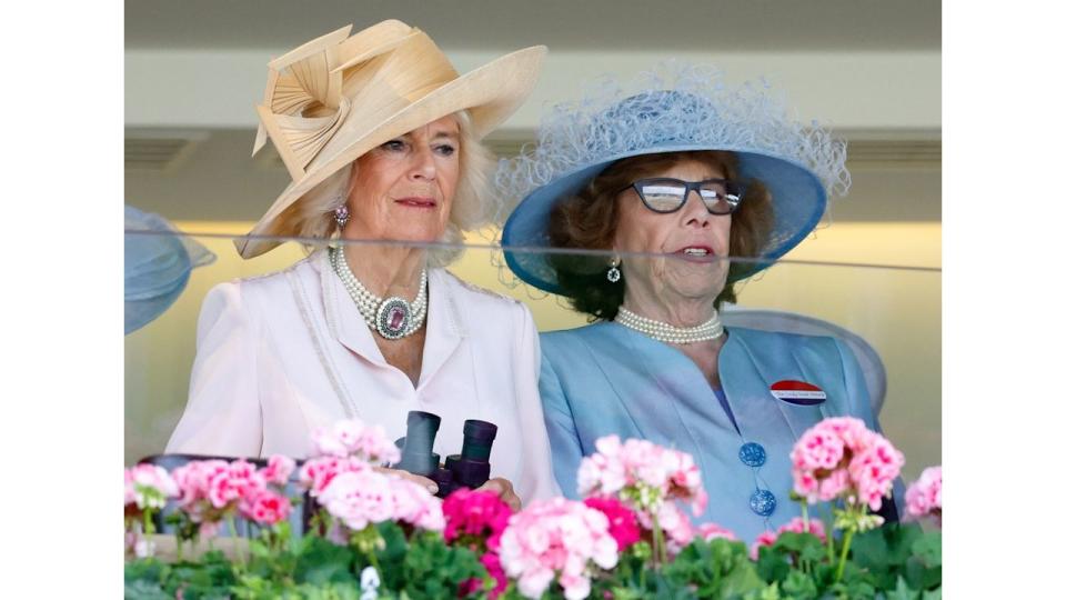 two women watching royal ascot 