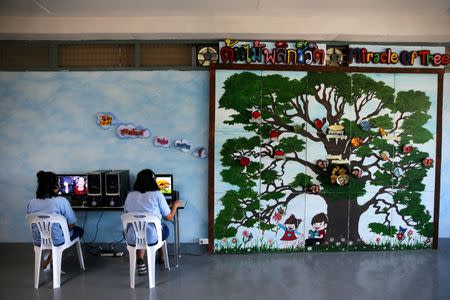 Women prisoners attend a computer class at Chiang Mai Women's Correctional Institute, in Chiang Mai, Thailand, January 24, 2018. Picture taken January 24, 2018. REUTERS/Athit Perawongmetha