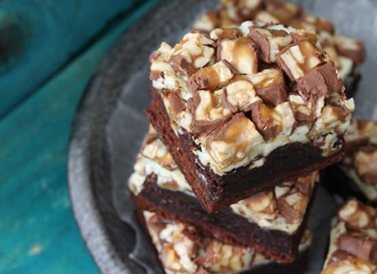 <strong>Get the <a href="http://www.bakersroyale.com/brownies/snickers-cheesecake-brownies/" target="_hplink">Snickers Cheesecake Brownies recipe</a> by Bakers Royale</strong> 