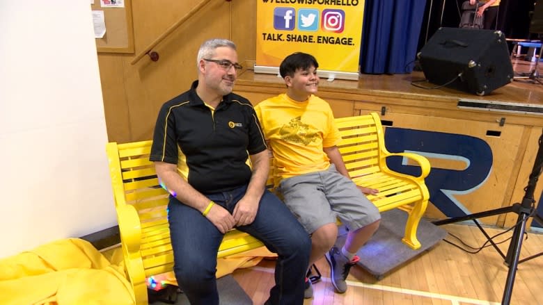 Yellow bench invites friendship, mental health help at Grant Park High School