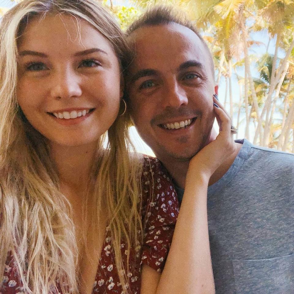 En febrero de 2020 se casó con Paige Price, con quien comenzó a salir en 2016. Tal como reveló la novia, la pareja estuvo de luna de miel en Puerto Rico. (Foto: Instagram / <a href="https://www.instagram.com/p/B9SSOH8FXV8/" rel="nofollow noopener" target="_blank" data-ylk="slk:@pogmuniz;elm:context_link;itc:0;sec:content-canvas" class="link ">@pogmuniz</a>)