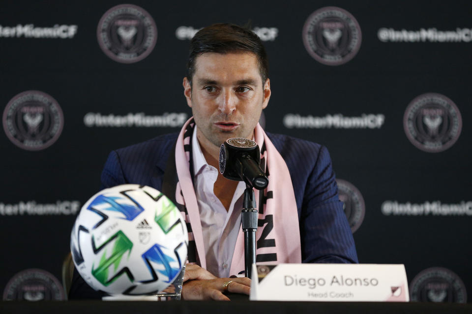 MIAMI, FLORIDA - JANUARY 22:  Inter Miami CF head coach Diego Alonso addresses the media during his introductory press conference at the Rusty Pelican on January 22, 2020 in Miami, Florida. (Photo by Michael Reaves/Getty Images)