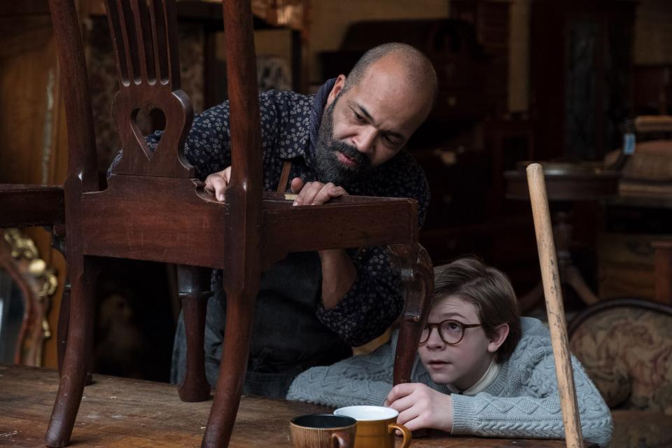 Hobie (Jeffrey Wright) is a kind owner of a bohemian antiques shop who's the first person who helps young Theo (Oakes Fegley) deal with the death of his mother.