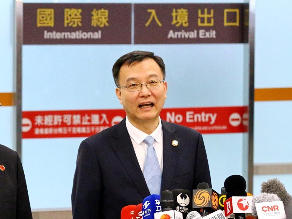 上海市副市長周波19日在松山機場表示，雙城論壇是是兩岸城市交流合作的典範 (央廣記者王照坤 攝)