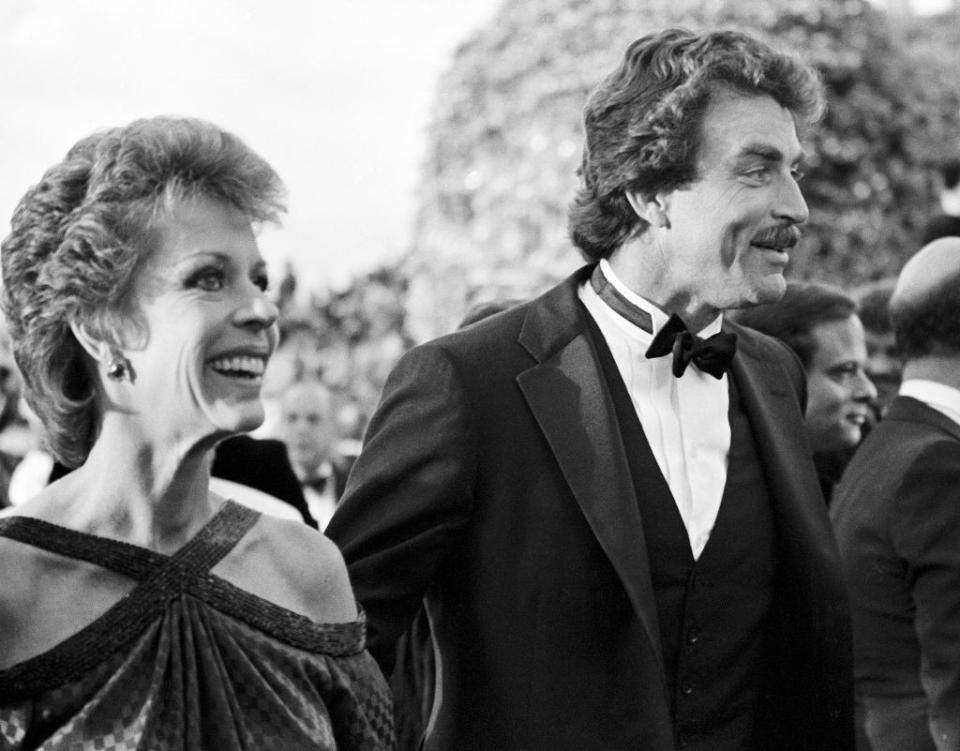 los angeles, california april 11 carol burnett and tom selleck arrive during the 55th annual academy awards at the dorothy chandler pavilion, april 11, 1983 in los angeles, california photo by bob riha, jrgetty images