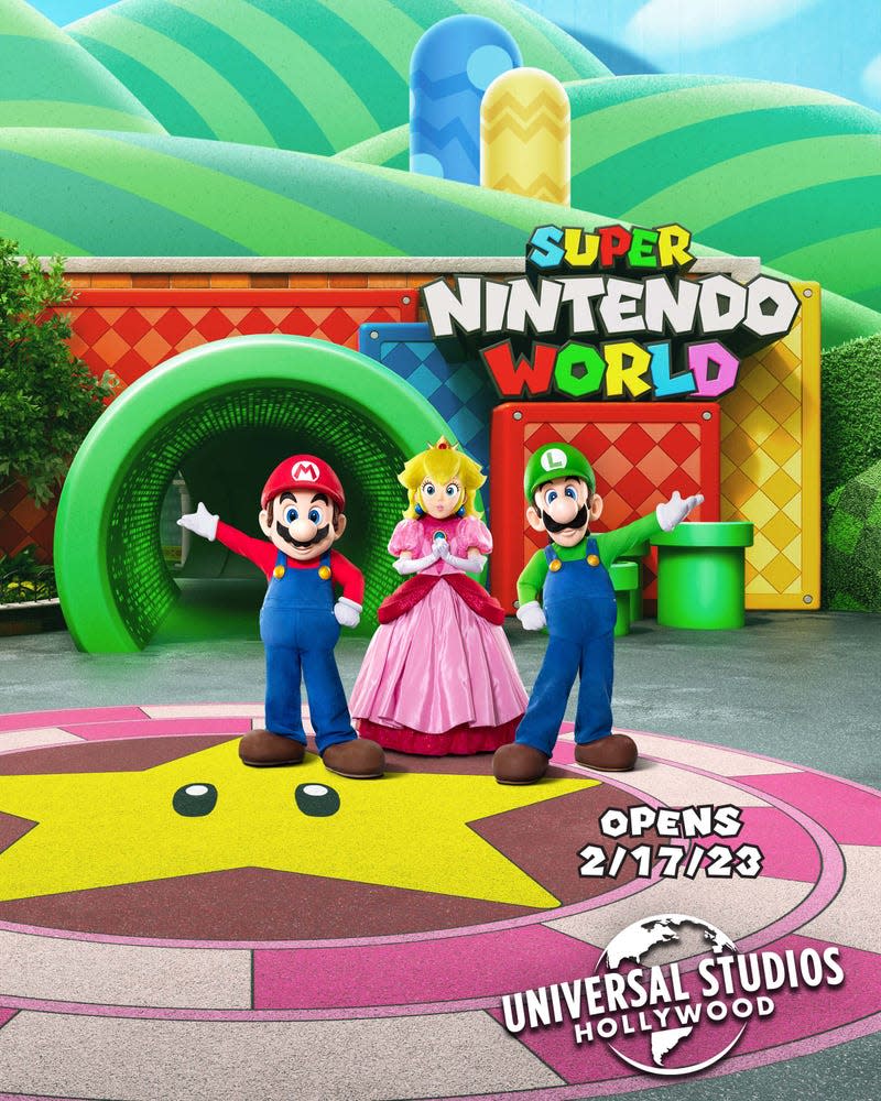 Mario, Princess Peach and Luigi at Super Nintendo World tunnel