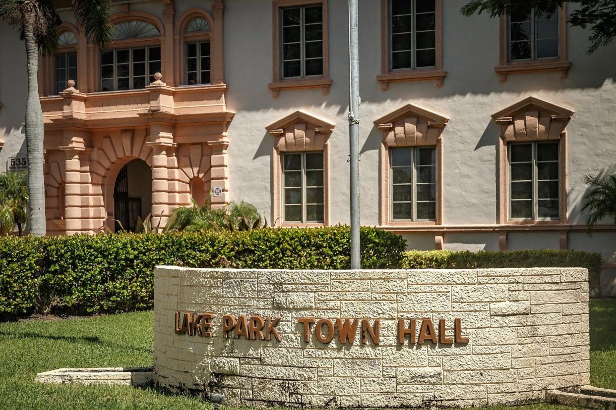 Lake Park Town Hall