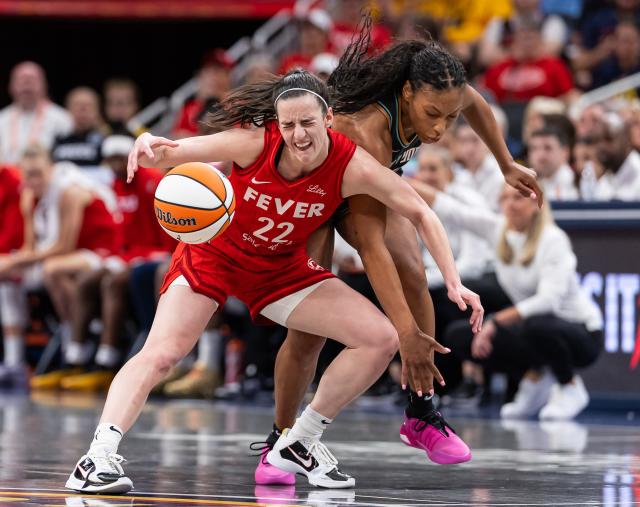 Caitlin Clark notches WNBA's first ever rookie triple-double as Fever beat  Liberty - Yahoo Sports