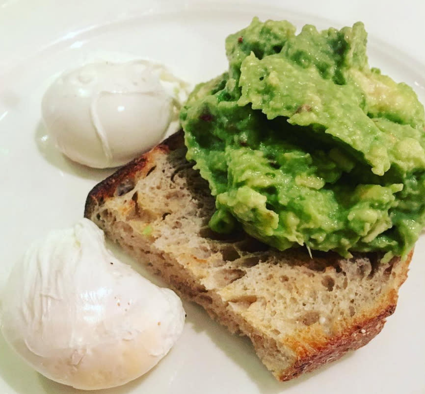 Mashed avocado on toast