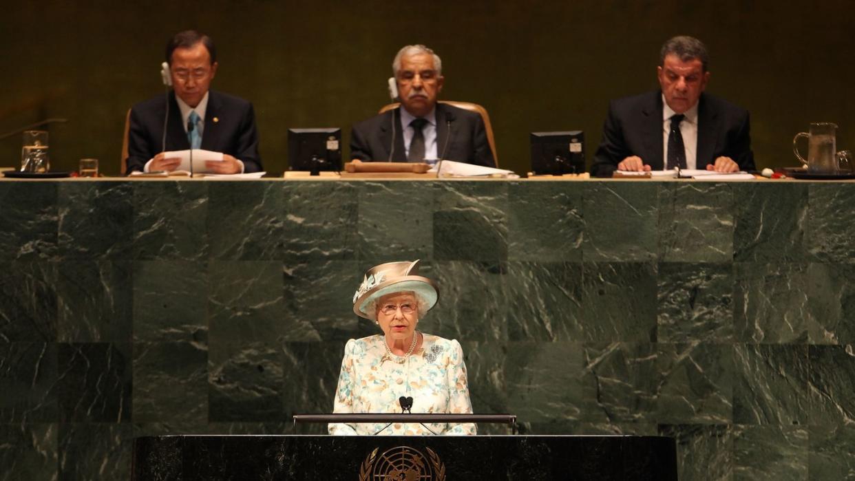 queen elizabeth visits the united nations in new york