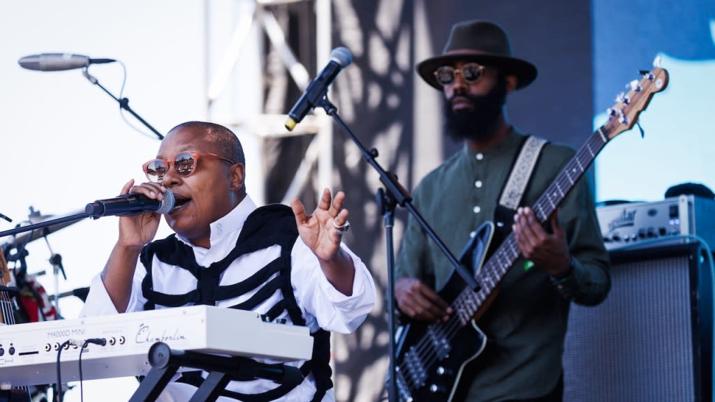 Meshell Ndegeocello Snarky Puppy