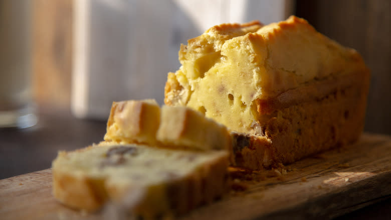 Sweet, chewy pound cake