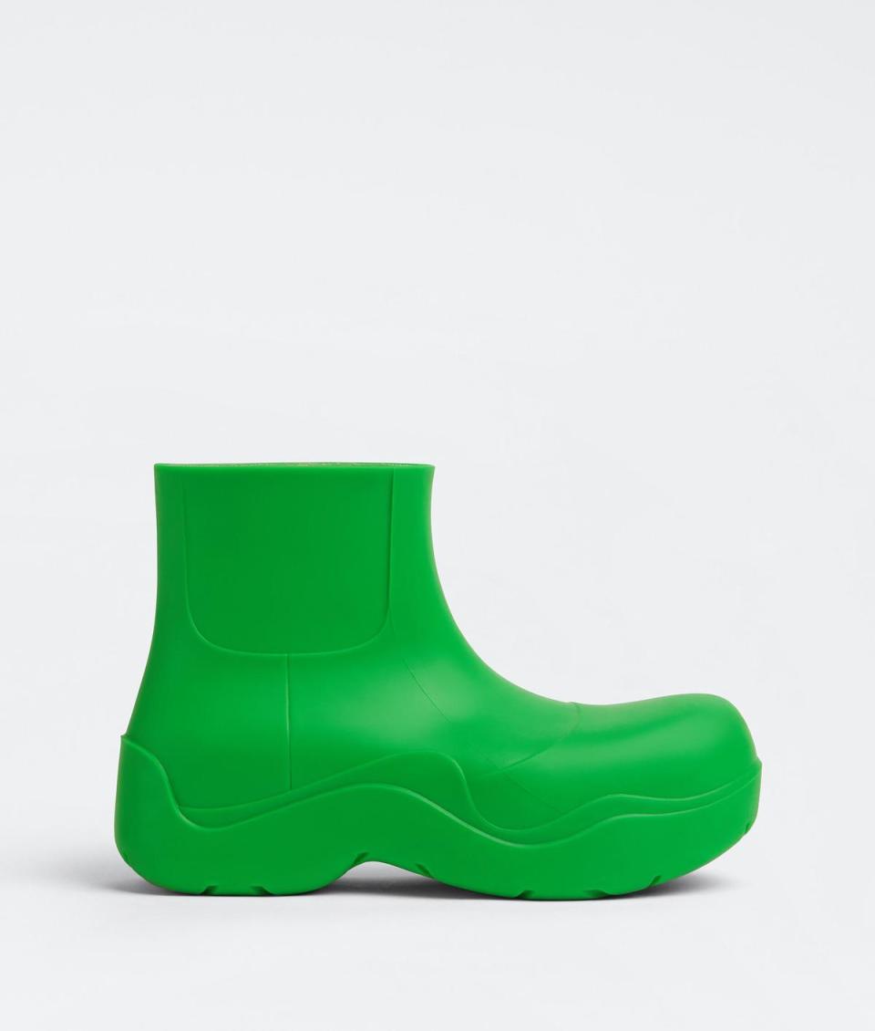 Puddle綠色圓頭橡膠雨靴。NT$20,100（BV提供）