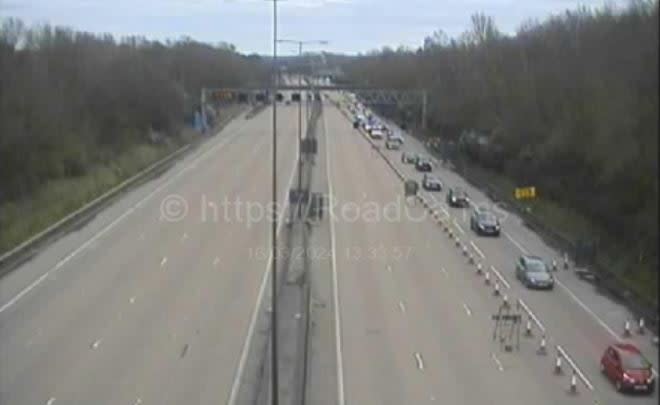Traffic stretches along the M25 (Traffic Cameras)