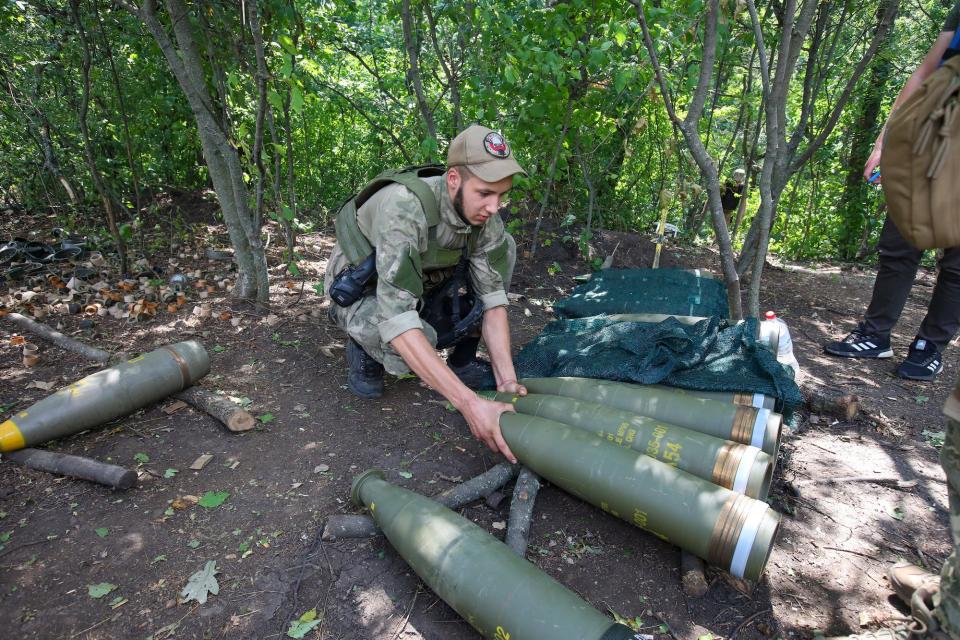 M777 howitzer rounds shells ammunition Ukraine Kharkiv