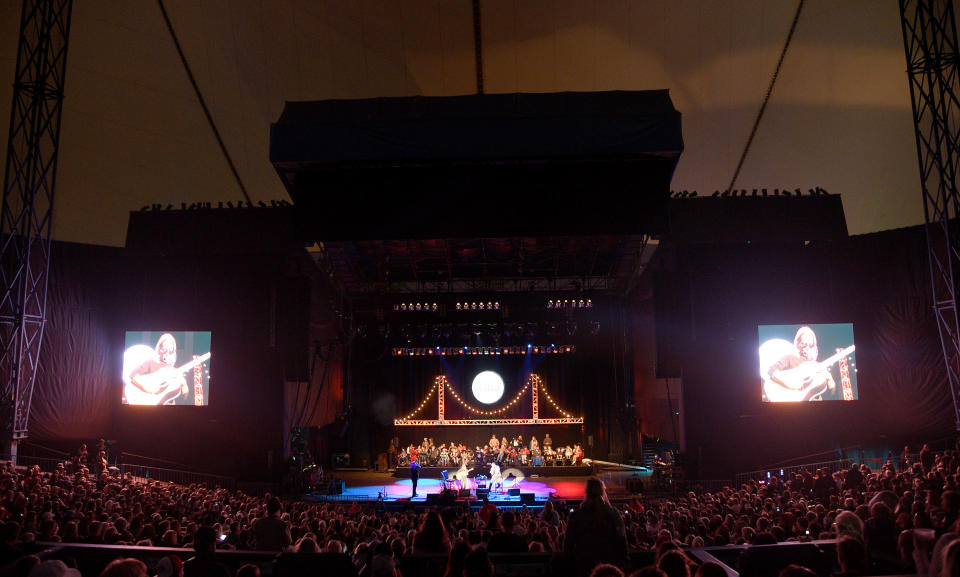 MOUNTAIN VIEW, CA - OCTOBER 23:  A general view of the stage during the 30th Anniversary Bridge School Benefit Concert at Shoreline Amphitheatre on October 23, 2016 in Mountain View, California.  (Photo by C Flanigan/FilmMagic)