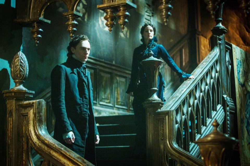 CRIMSON PEAK, from left: Tom Hiddleston, Jessica Chastain, 2015. ph: Kerry Hayes/©Universal Pictures/Courtesy Everett Collection