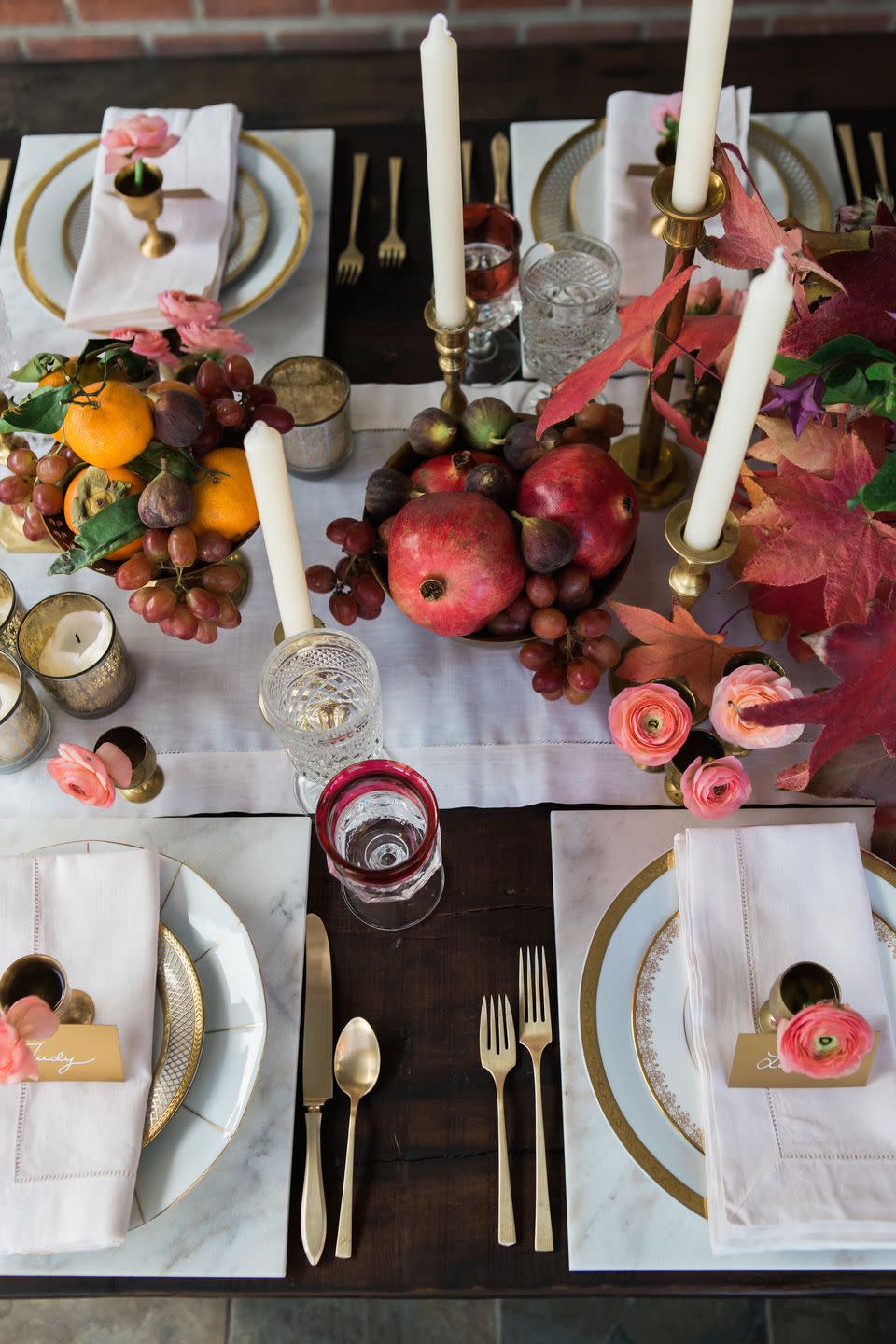 43) Overflowing Fruit Tablescape