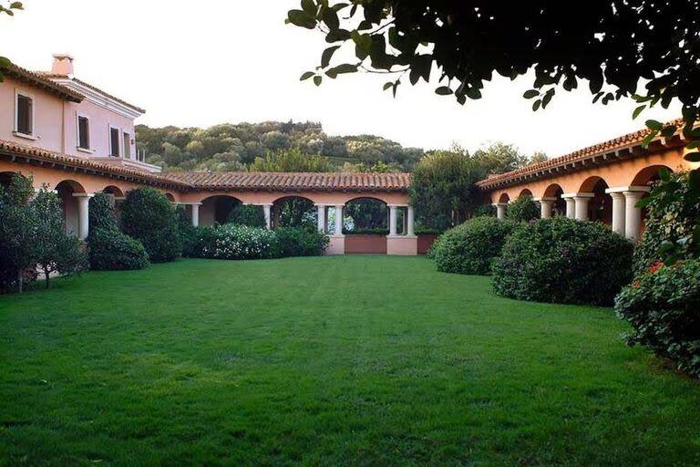 Una vista parcial de la Villa Certosa del ex primer ministro italiano Silvio Berlusconi en Porto Rotondo, Cerdeña 