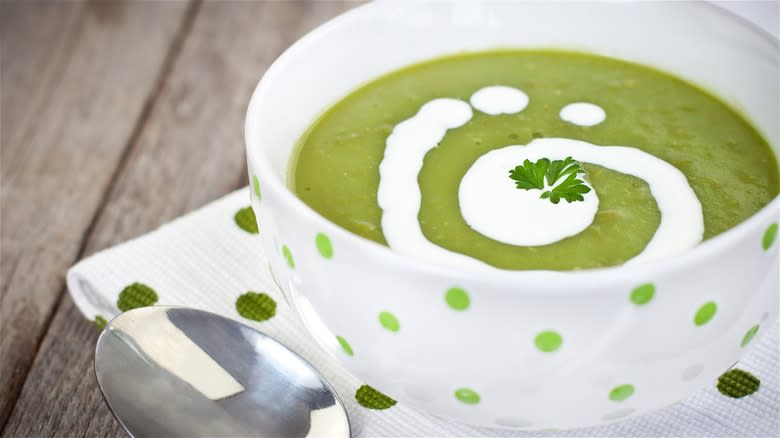 Pea soup with creamy swirl