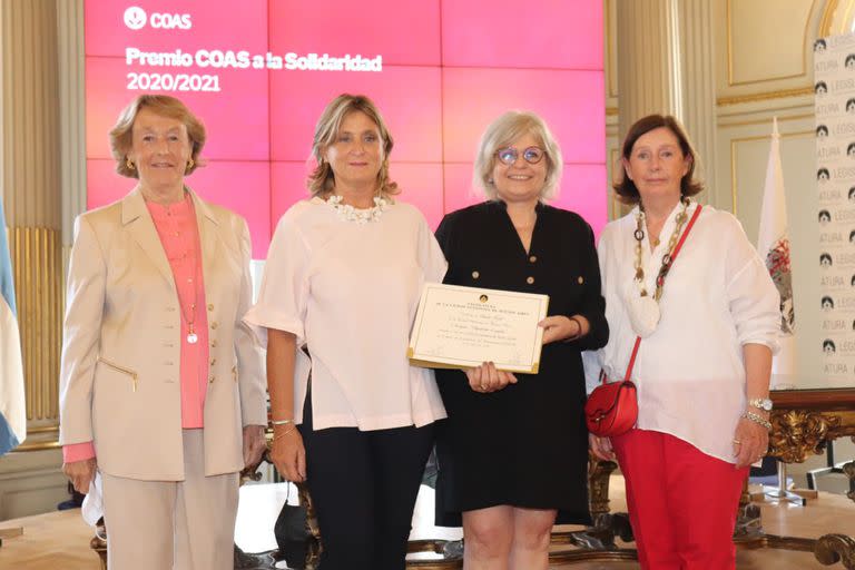 Elena Basavilbaso, Josefina González Guerrico, Ana María Bou Pérez y María Rosa Milberg