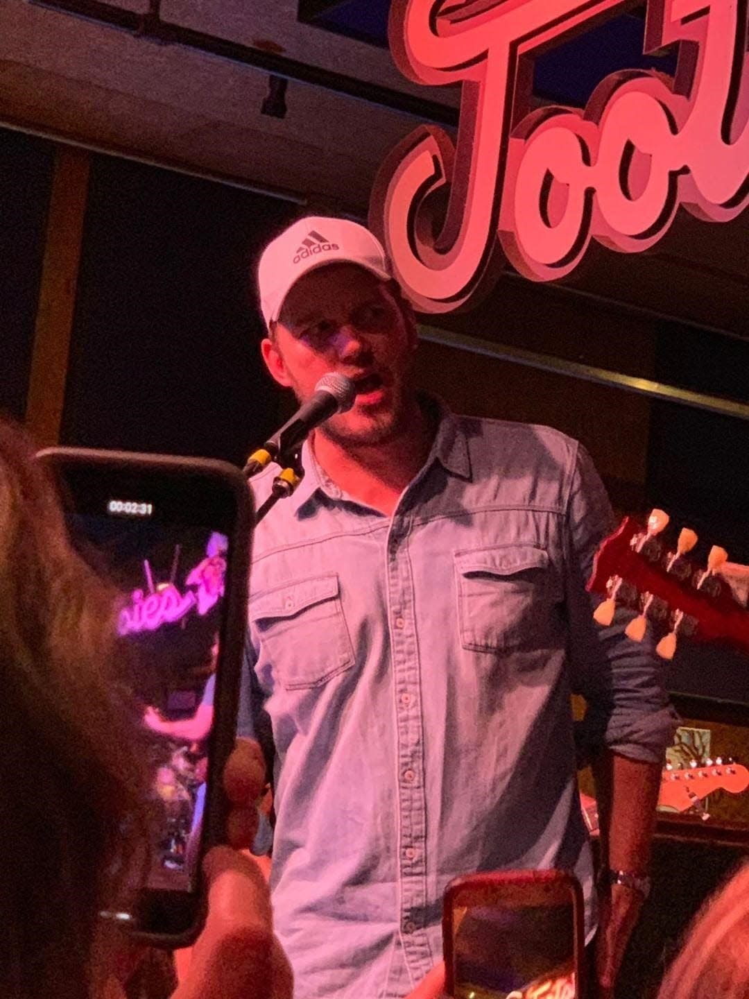 Chris Pratt showed up at Tootsie's Orchid Lounge and sang Garth Brooks' 