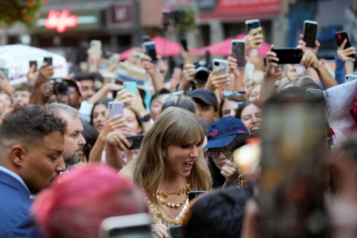 Wo auch immer Taylor Swift auftaucht, bricht Hysterie aus. (Bild: REUTERS/Mark Blinch)