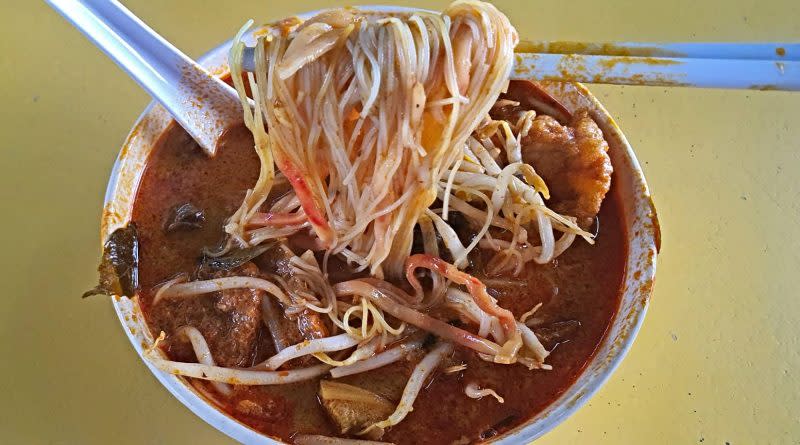 Curry Mee Stall - noodles 