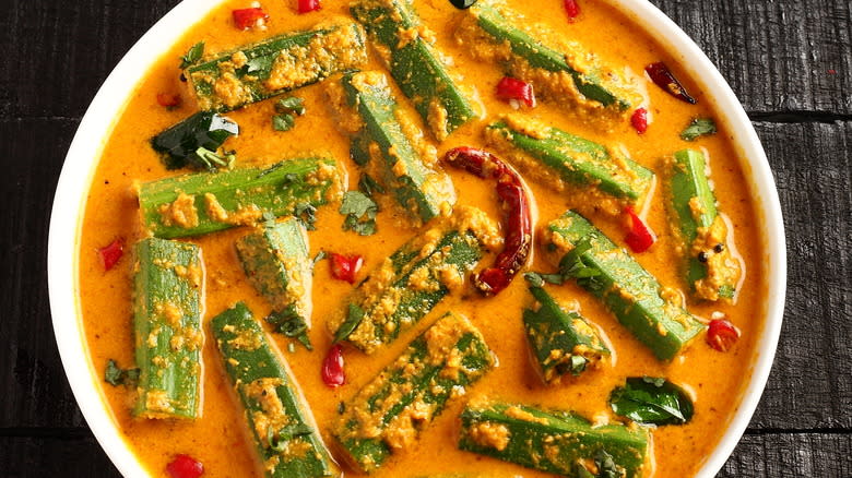okra in a cocount curry