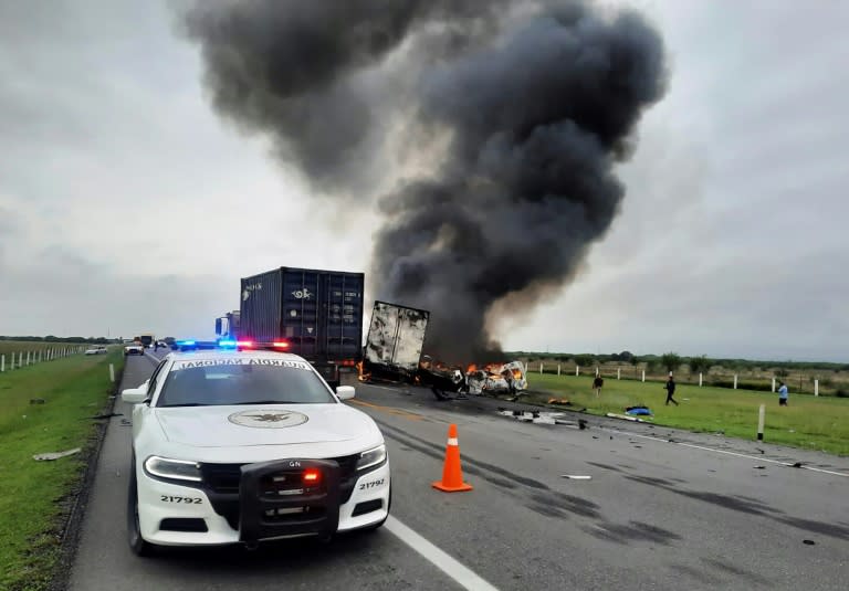 Al menos 13 muertos en accidente vial en México