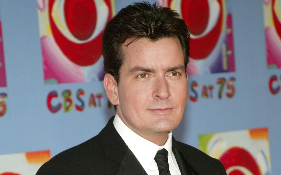 Gemeinsam mit seiner erste Ehefrau, Model Donna Peele, sah man Charlie Sheen nur selten auf dem Roten Tepppich: Sie heirateten im September 1995, gut sechs Monate später wurde die Ehe geschieden. (Bild: Evan Agostini/Getty Images)