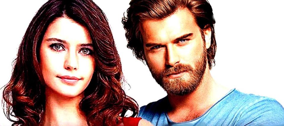 Beren Saat y Kıvanç Tatlıtuğ.