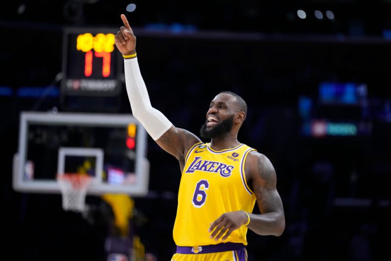 ▲LeBron James出賽超過40分鐘，攻下全場最高分，湖人末節大反撲。（圖／美聯社／達志影像）